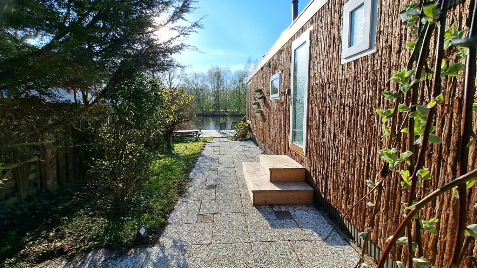 Het Witte Chalet Aan Het Water Van Monumentaal Fort Ooltgensplaat Bagian luar foto
